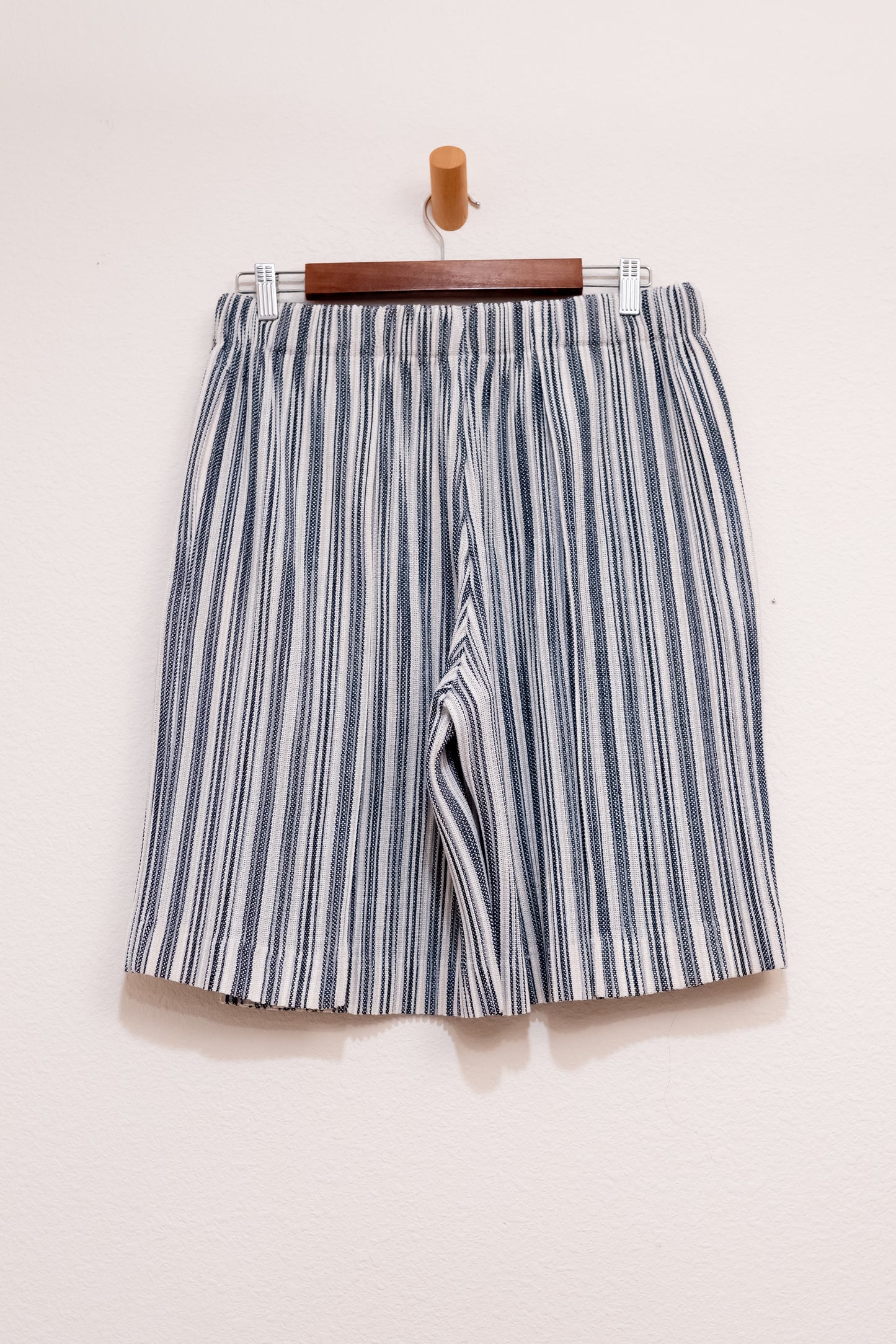 Homme Plissé Issey Miyake Off-White Shorts