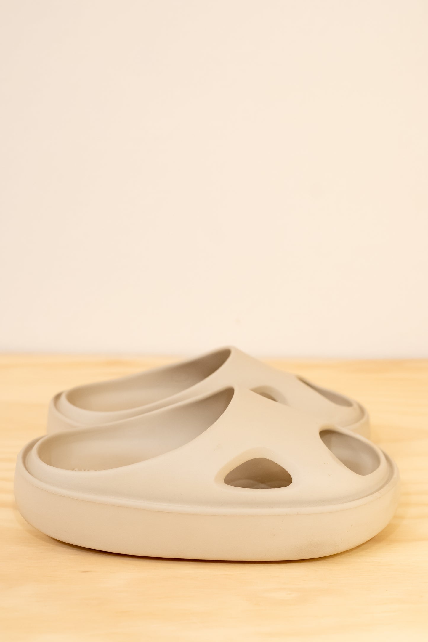 Axel Arigato Magma Sandal Beige
